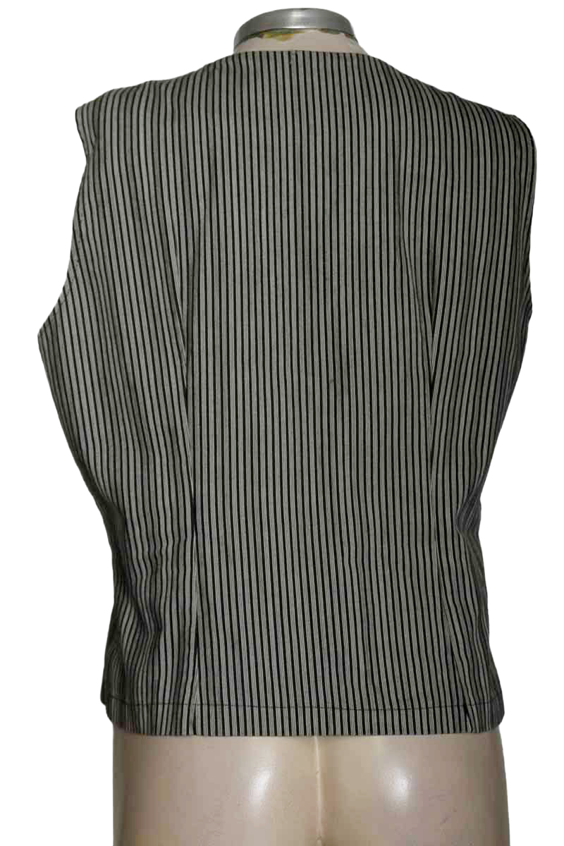Chaqueta / Abrigo color Negro - Closeando