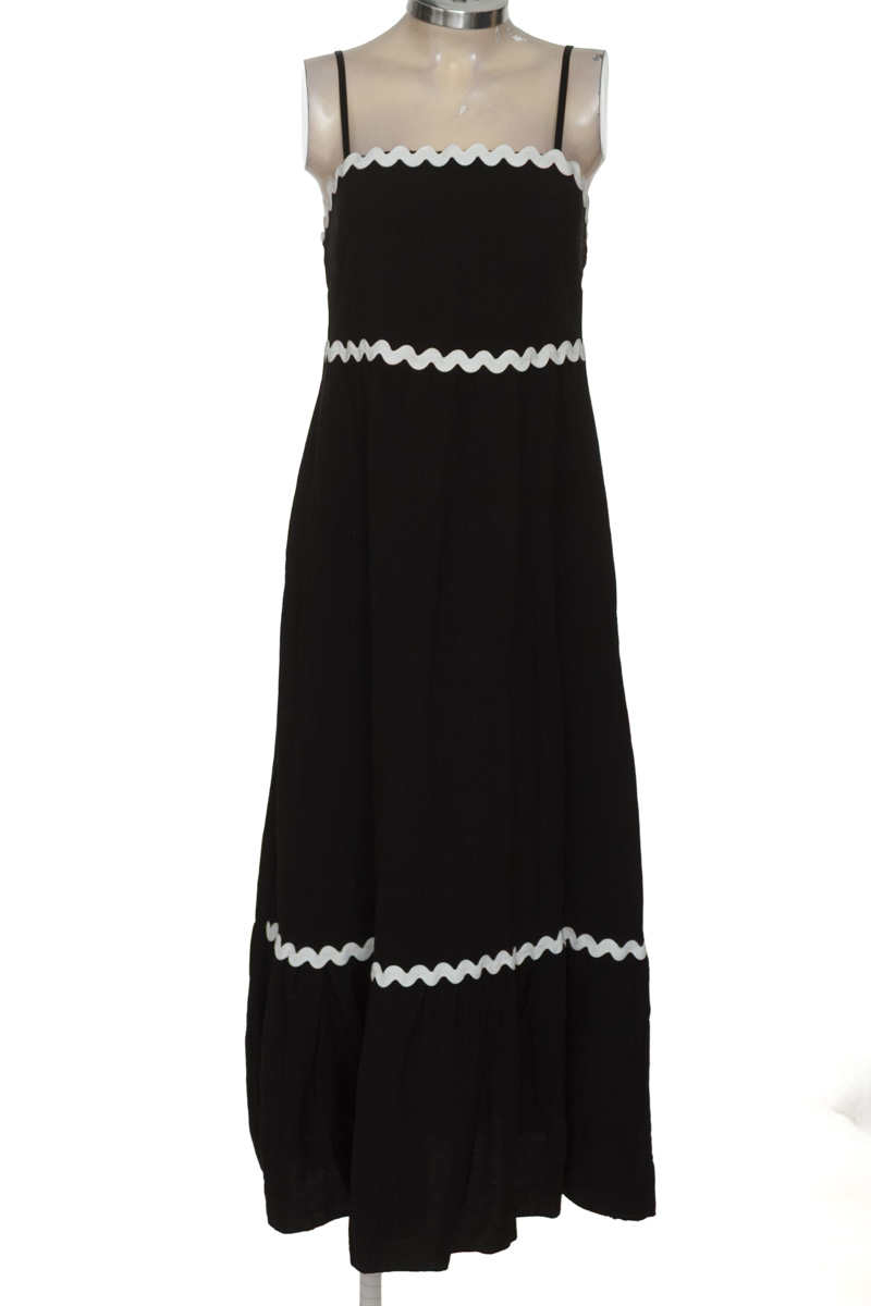 Vestido / Enterizo color Negro - Kuk
