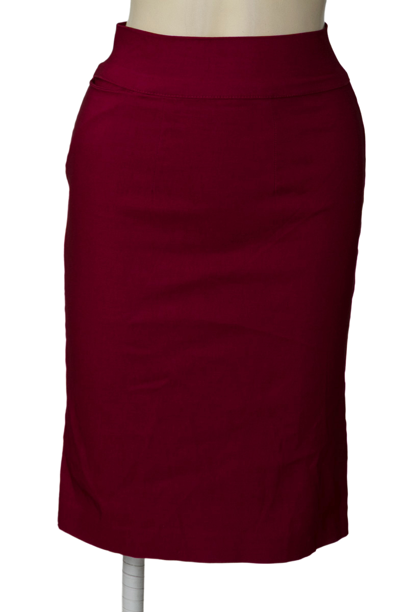 Falda color Vinotinto - Closeando