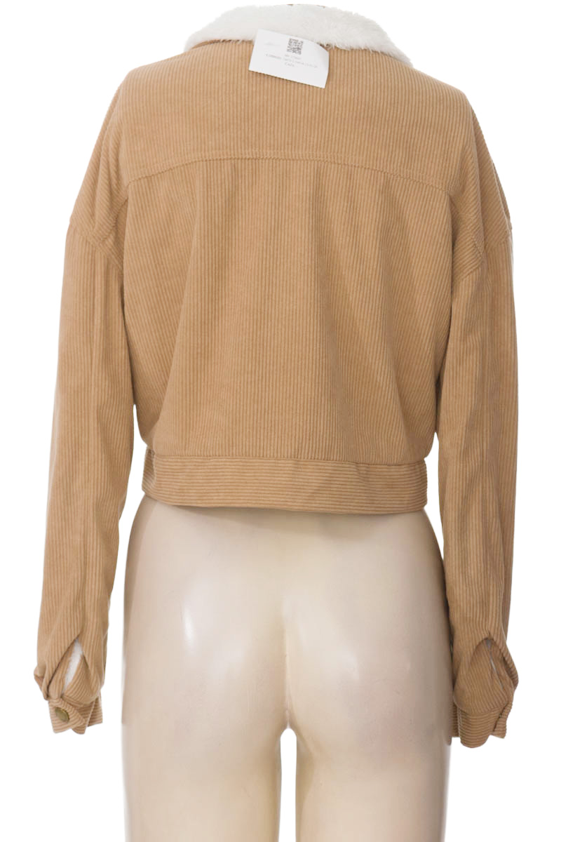 Chaqueta / Abrigo color Beige - Closeando