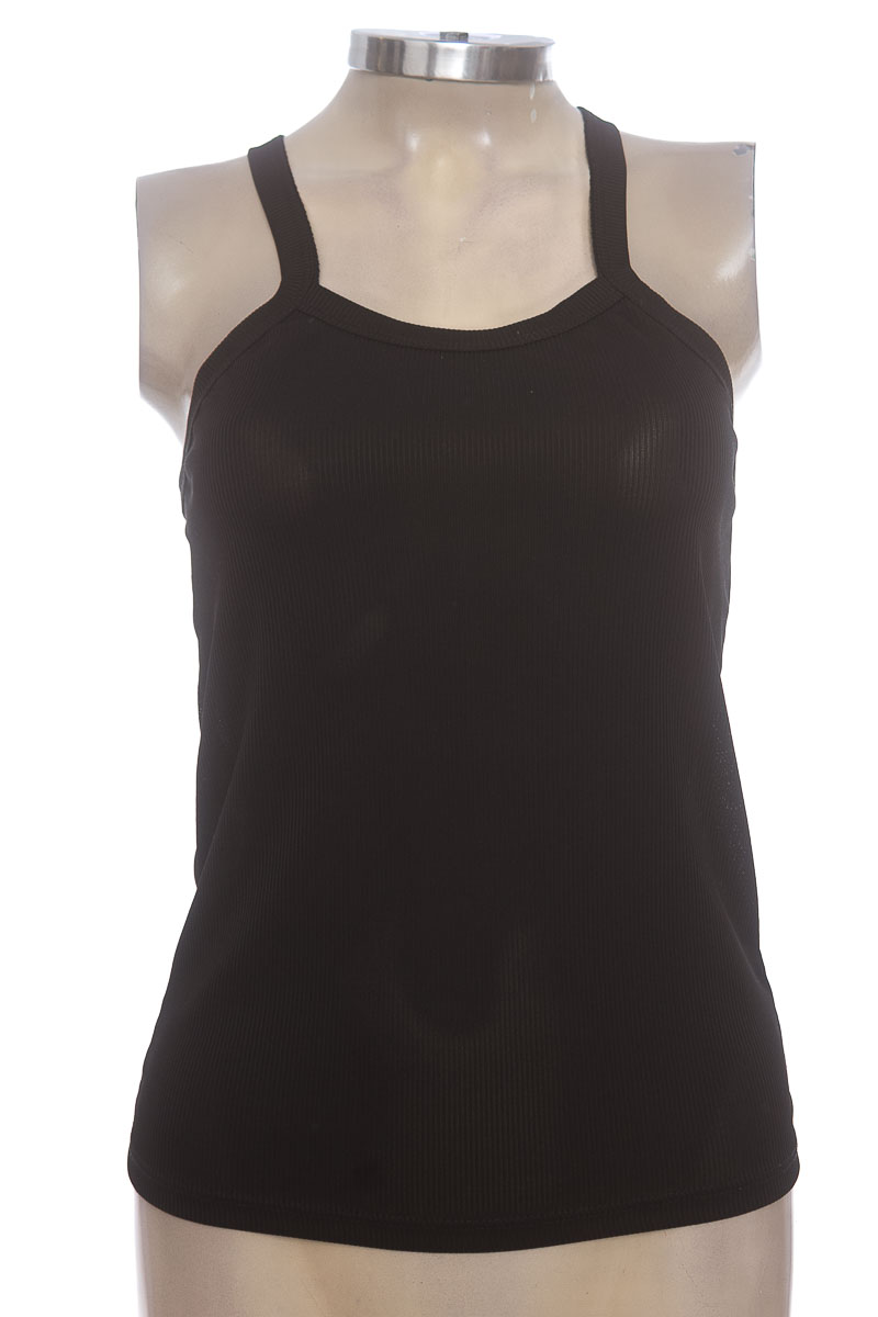 Top / Camiseta color Negro - Spw