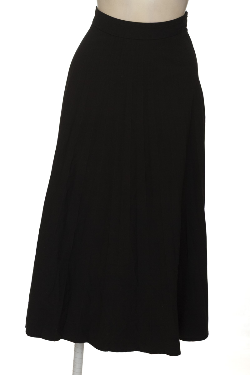 Falda color Negro - Stradivarius