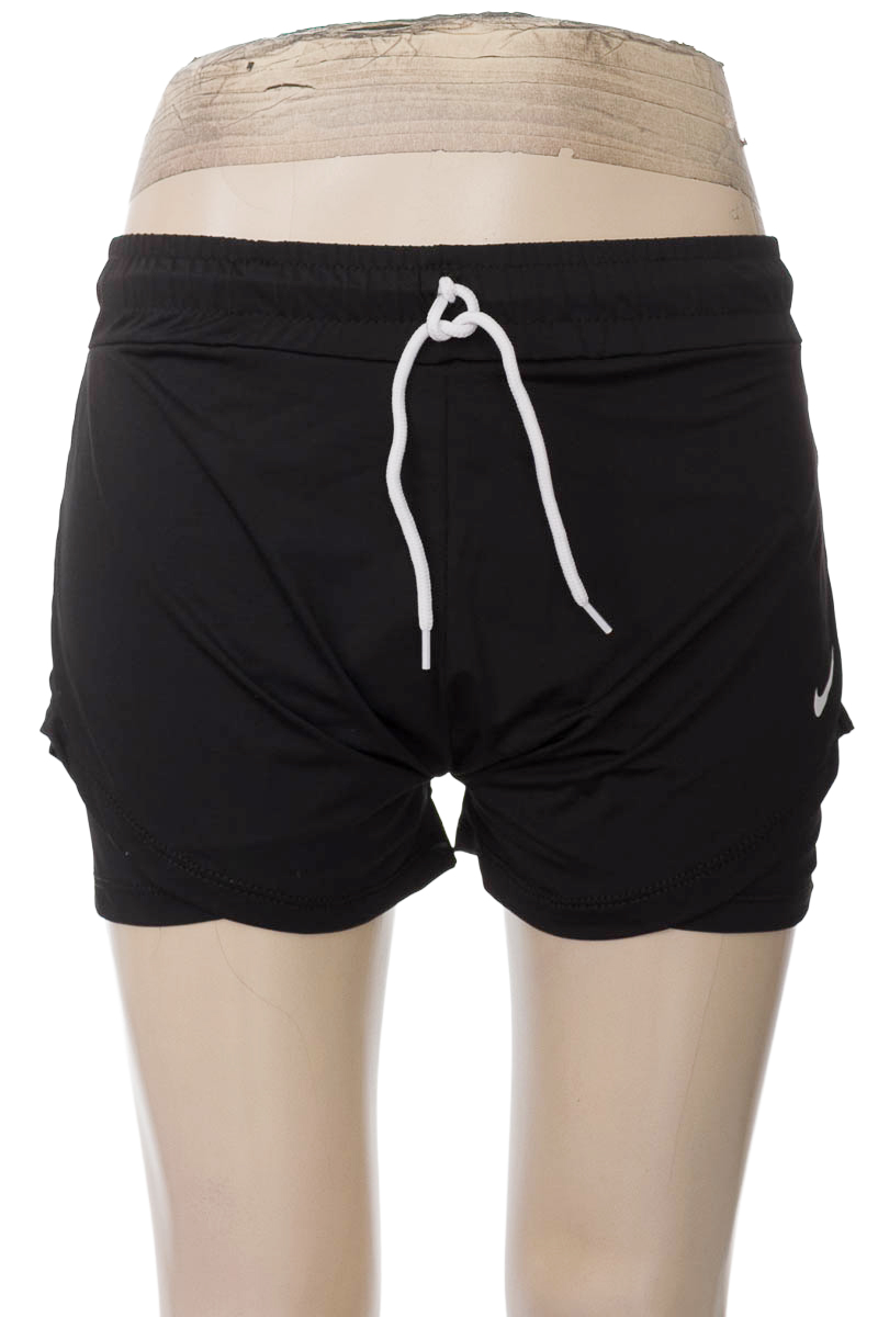 Ropa Deportiva / Salida de Baño color Negro - Closeando