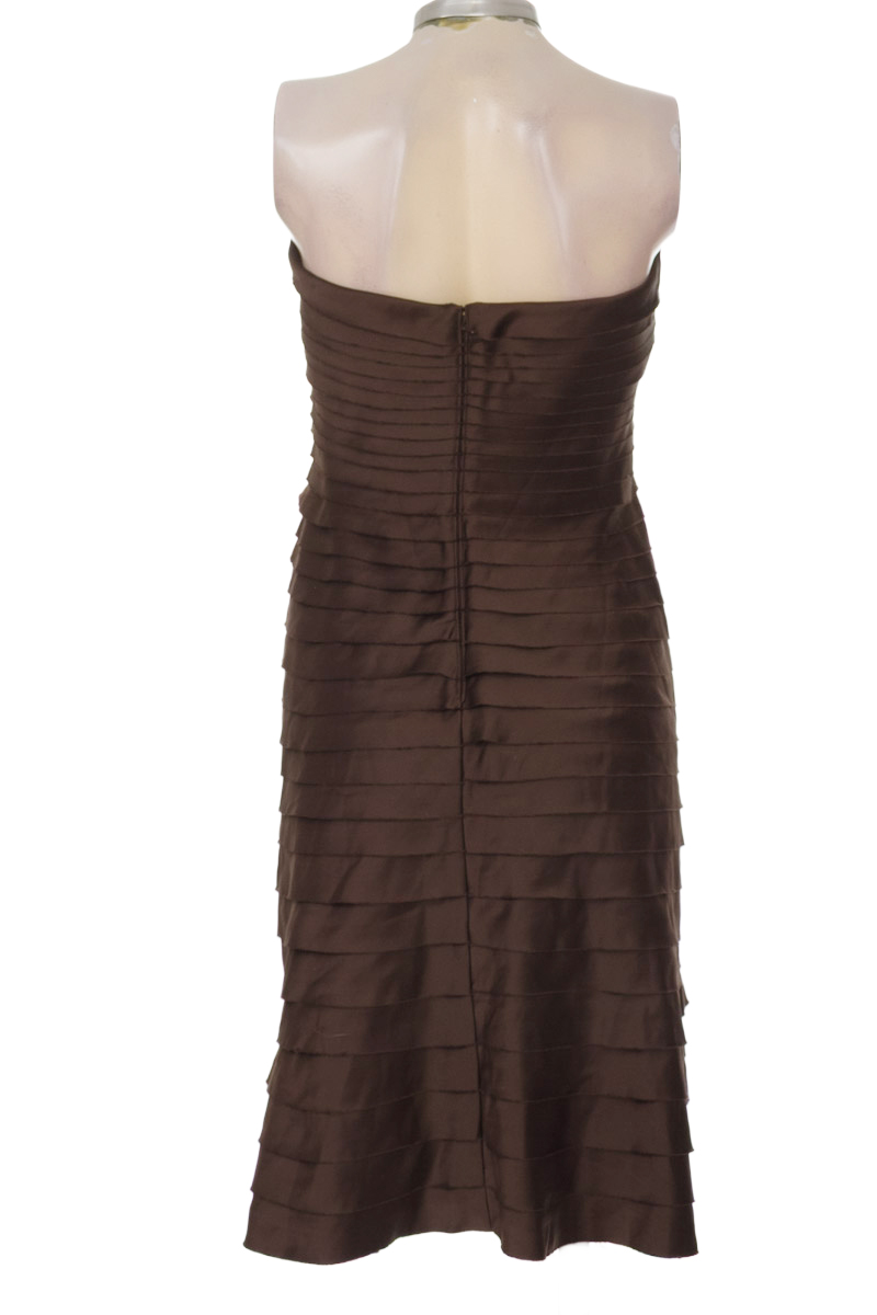 Vestido / Enterizo color Café - Adrianna  Papell