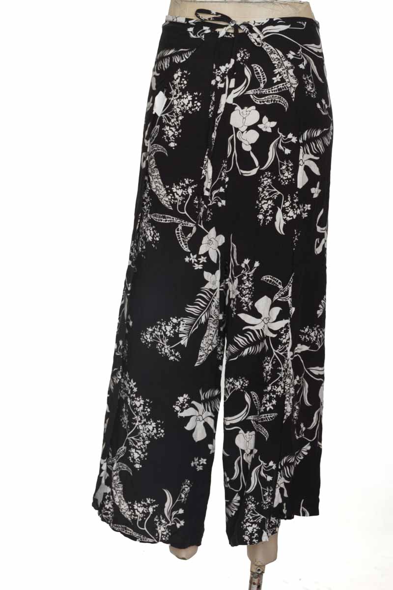 Pantalones color Negro - Basement
