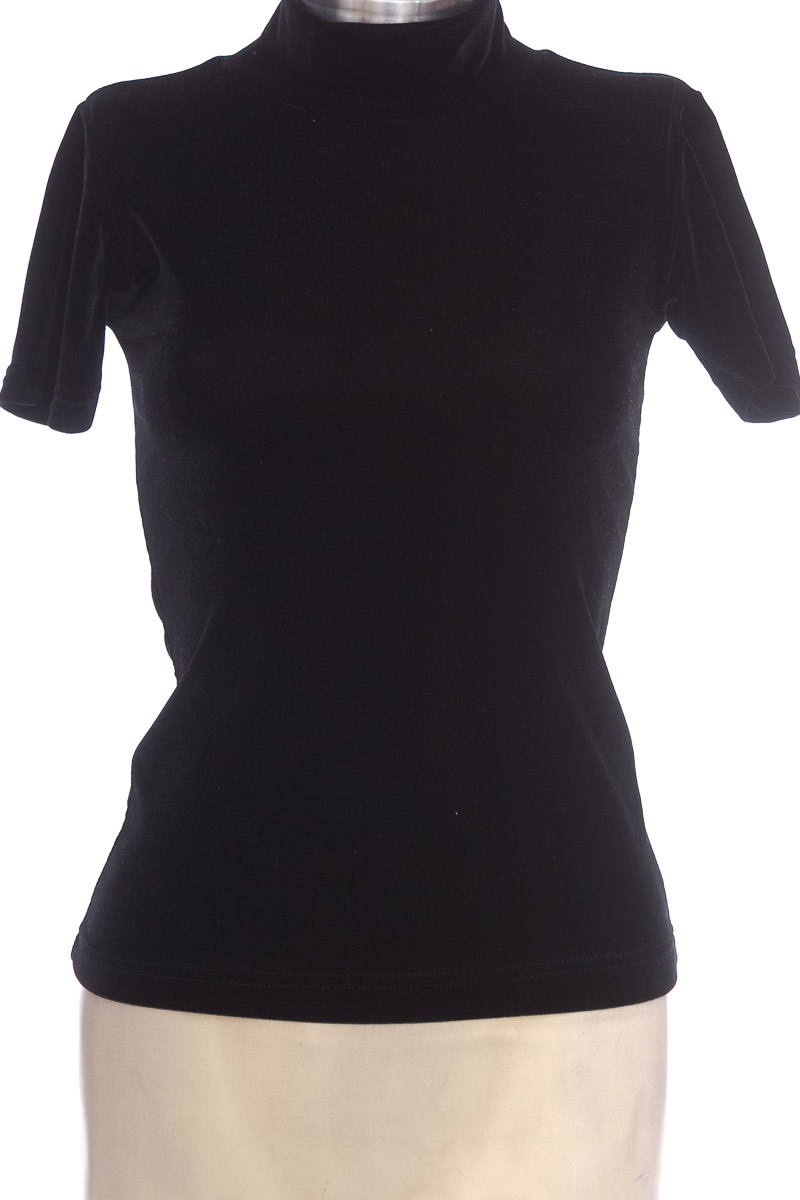 sweater-color-negro-petite-closeando