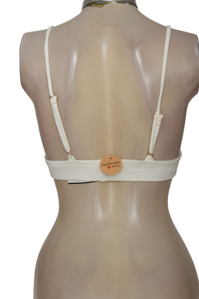 Top / Camiseta color Blanco - Closeando