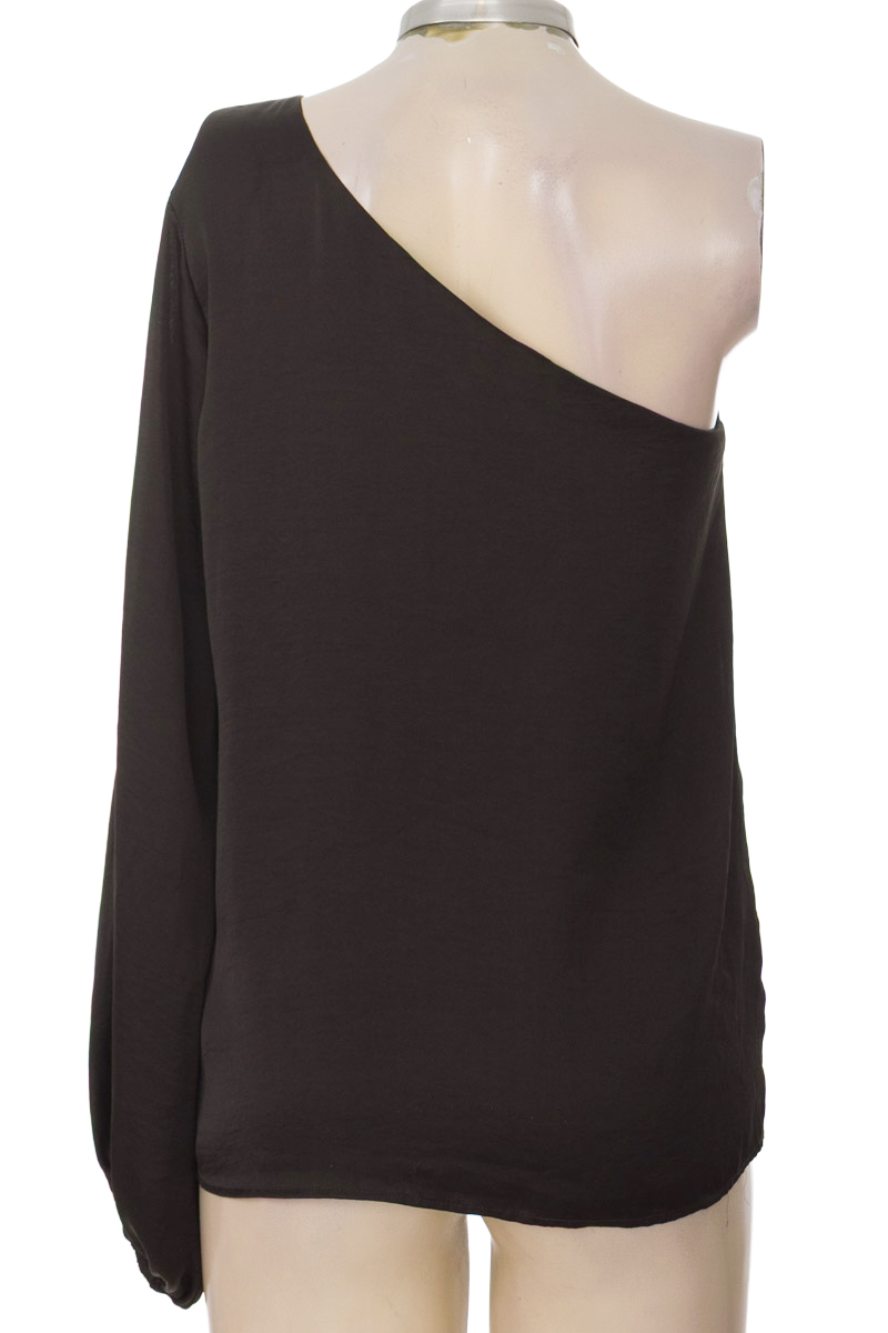 Blusa color Negro - Must HAVE