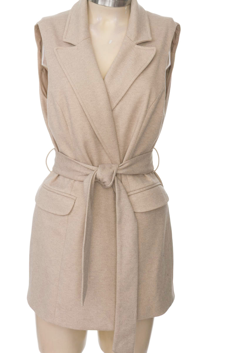 Chaqueta / Abrigo color Beige - Studio F