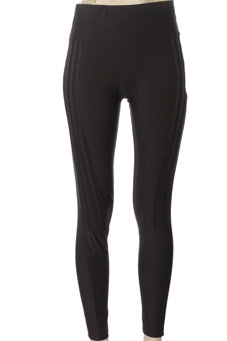 Ropa Deportiva / Salida de Baño color Negro - Closeando