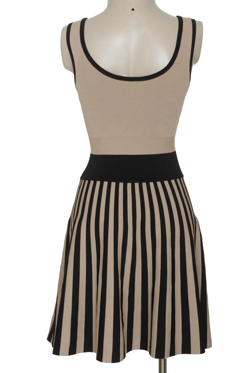 Vestido / Enterizo color Beige - Guess