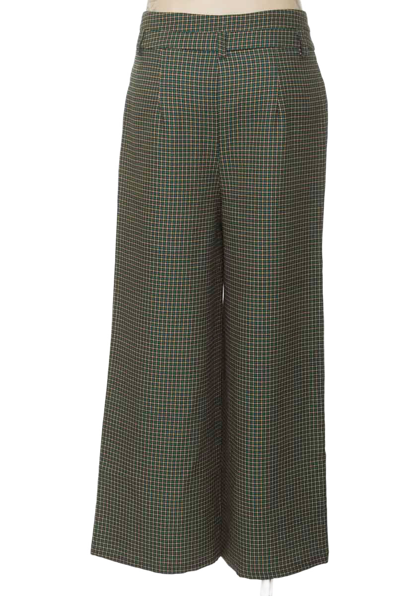 Pantalones color Verde - Closeando