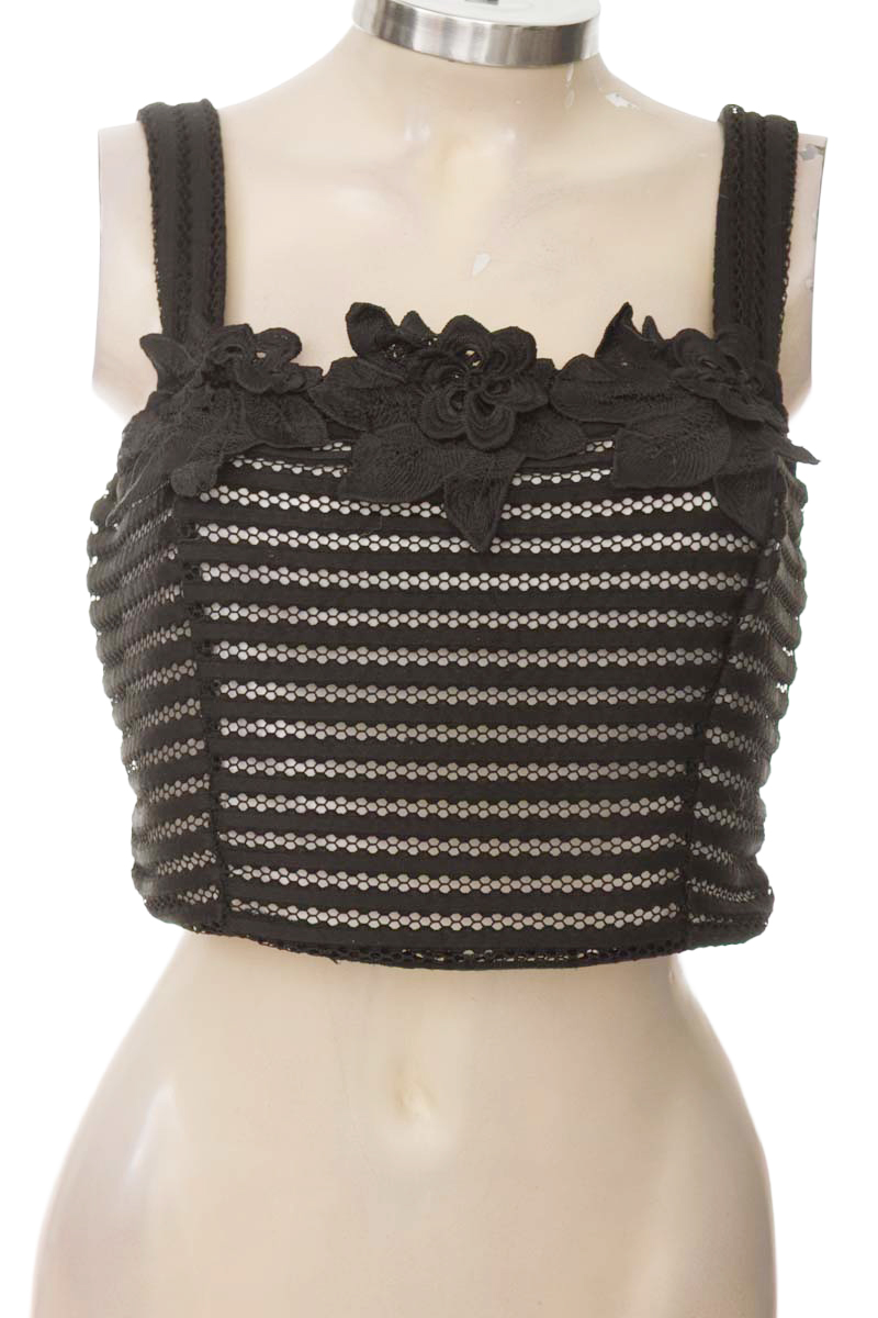 Top / Camiseta color Negro - Jacaranda