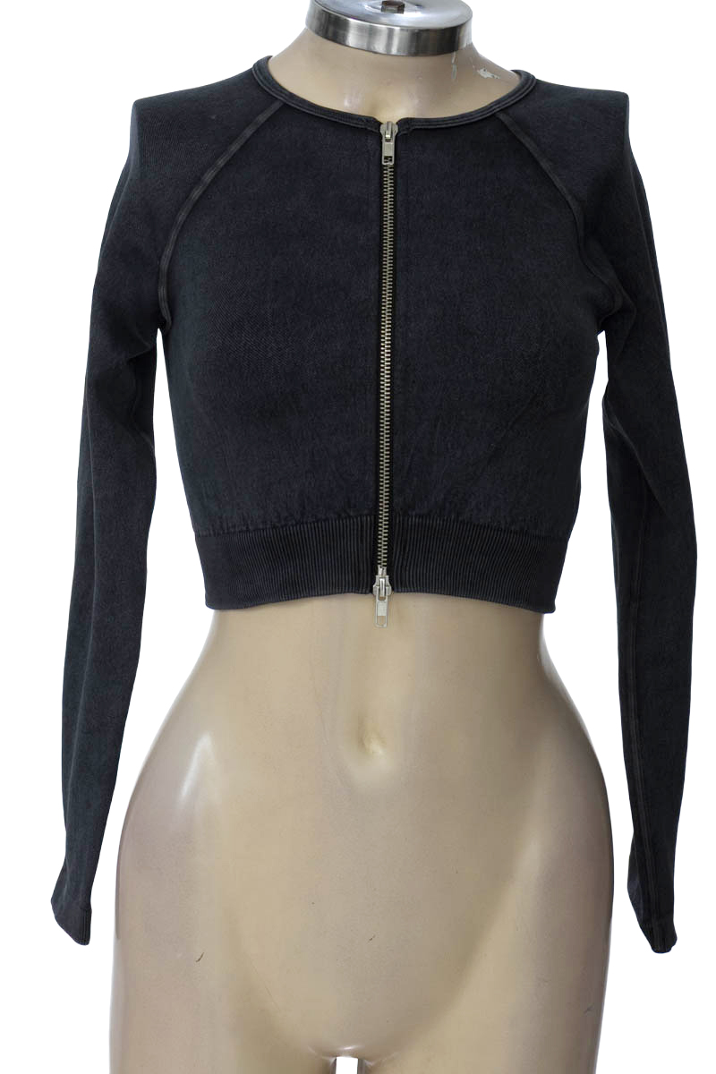 Ropa Deportiva / Salida de Baño color Gris - Closeando