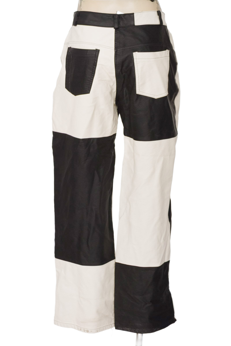 Pantalones color Negro - Closeando