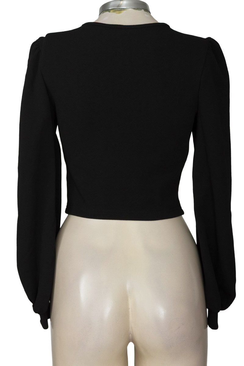 Top / Camiseta color Negro - Closeando