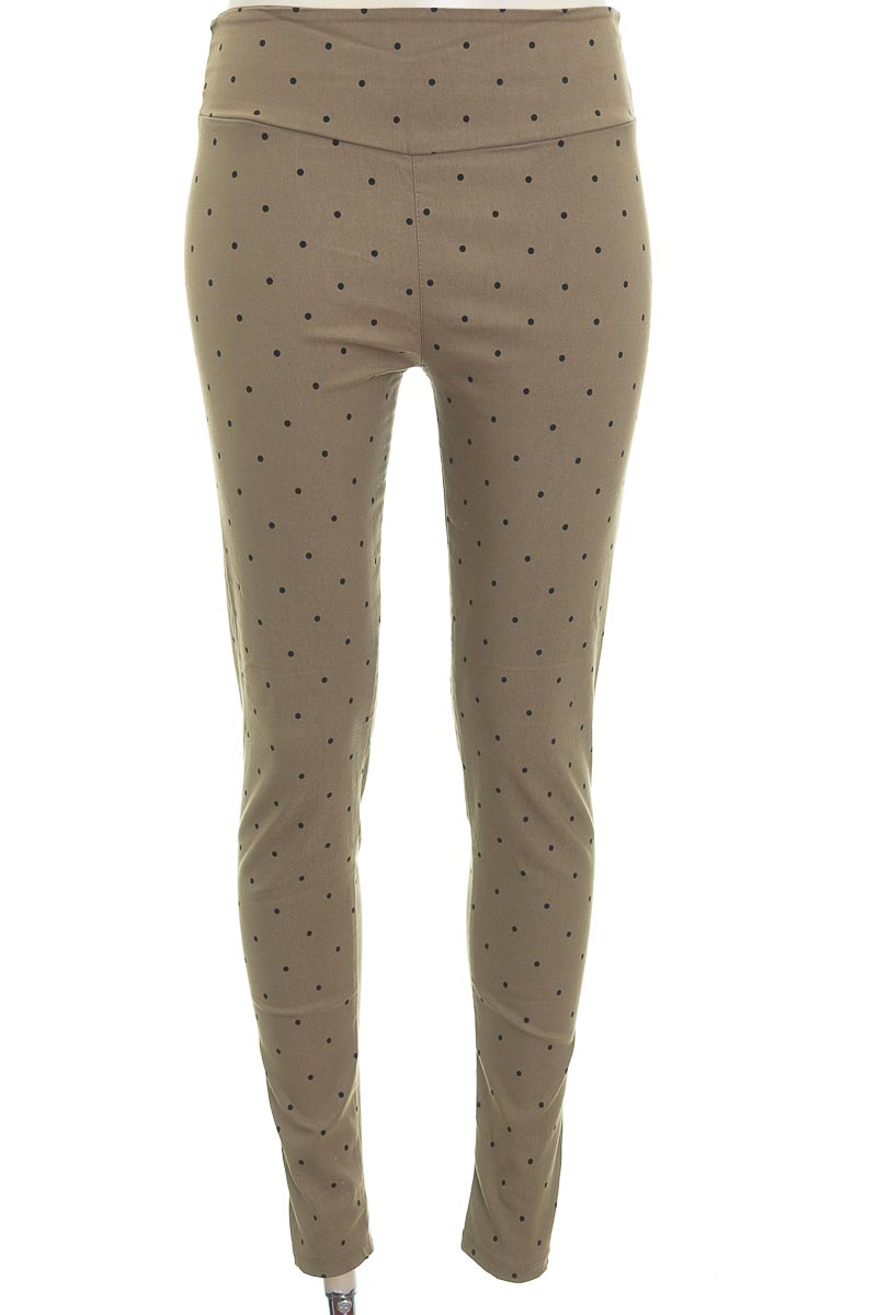 pantalon color beige