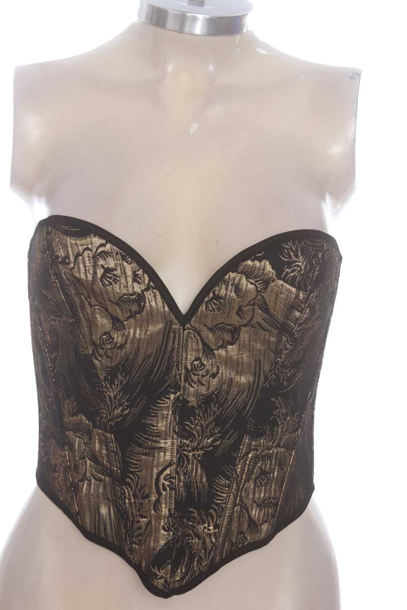 Top / Camiseta color Dorado - Closeando