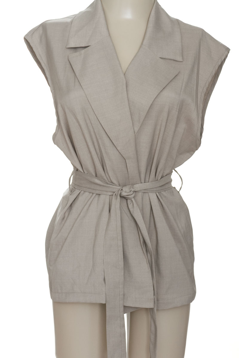 Chaqueta / Abrigo color Gris - Believe