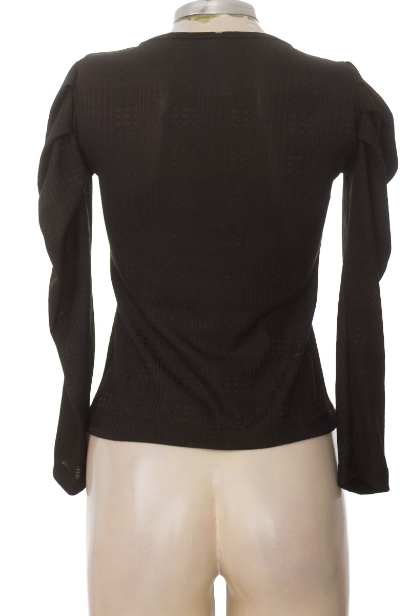 Blusa color Negro - Closeando