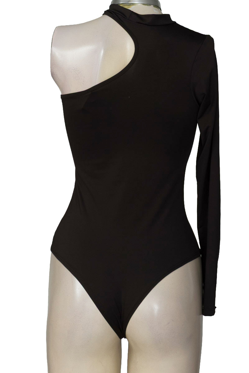 Top / Camiseta color Negro - Closeando
