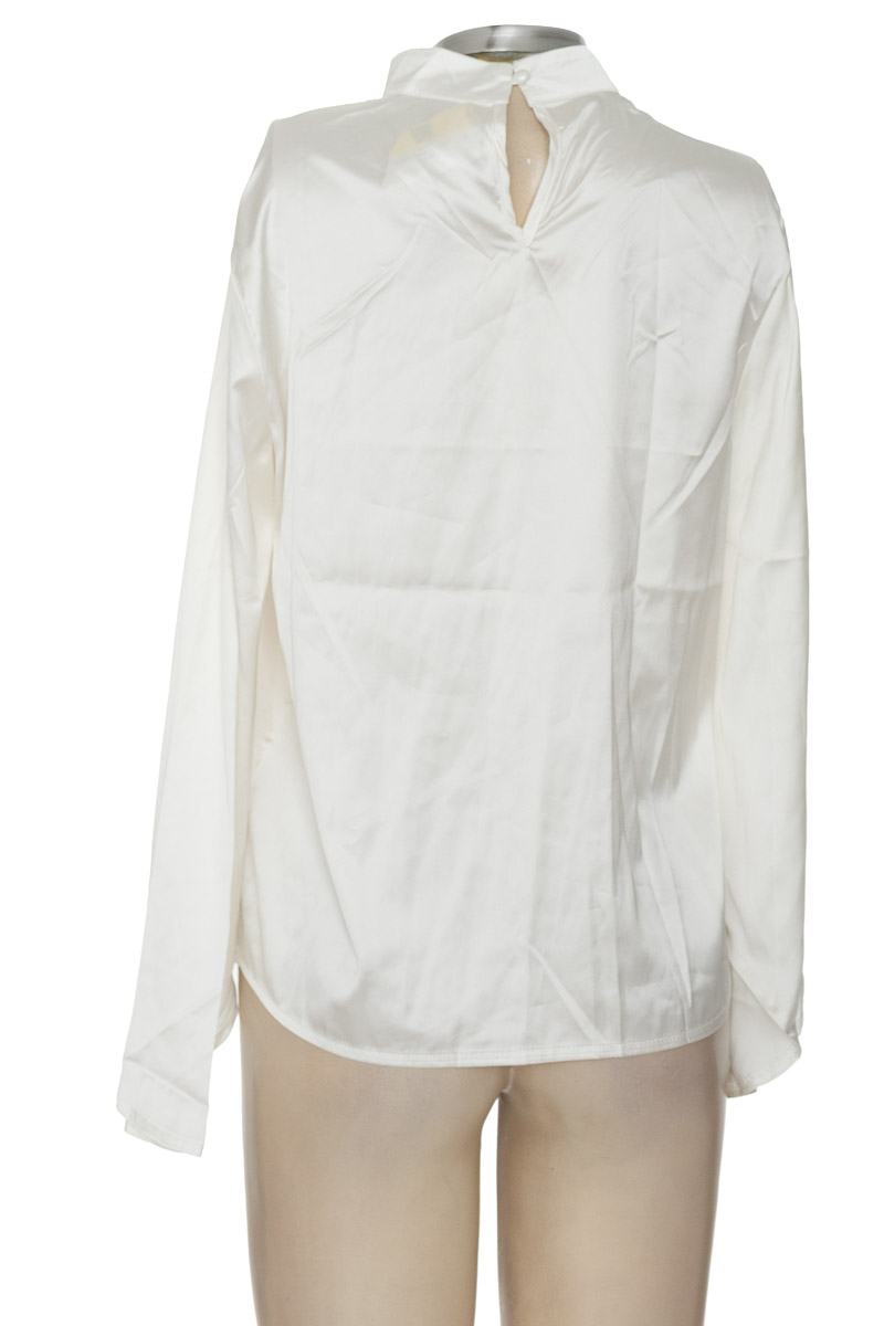 Blusa color Blanco - Closeando
