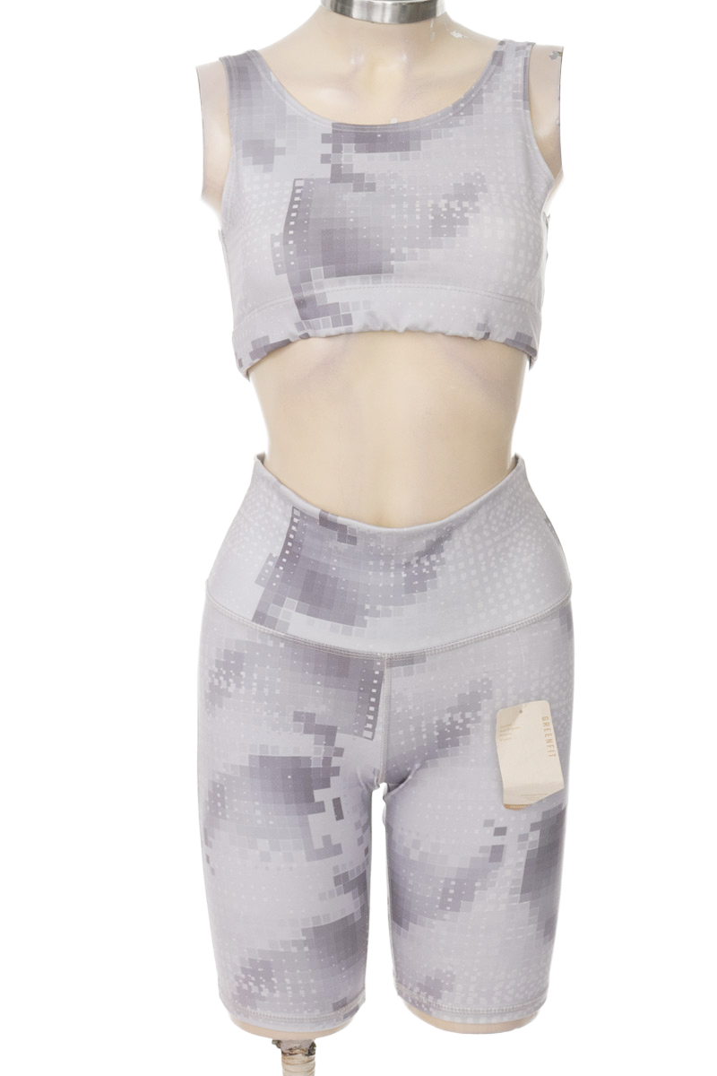 Ropa Deportiva / Salida de Baño color Gris - GreenFit