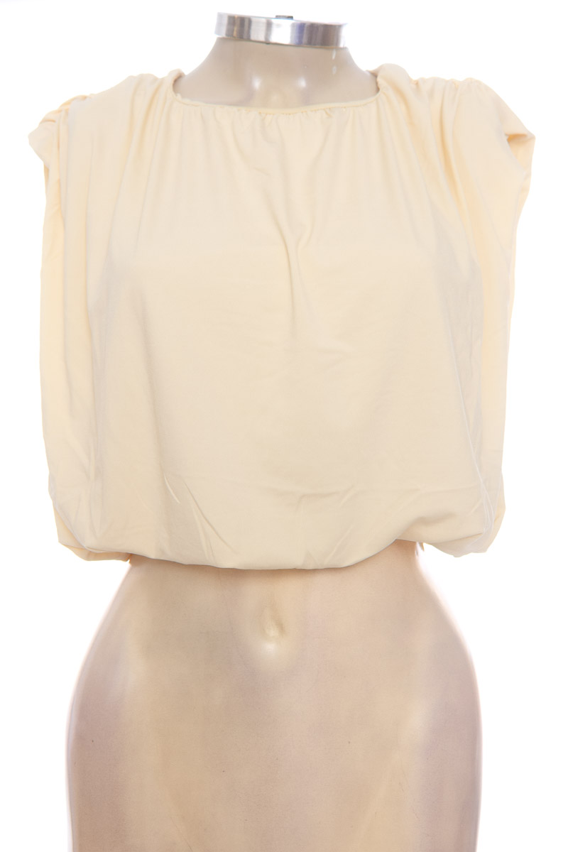 Top / Camiseta color Amarillo - H&M