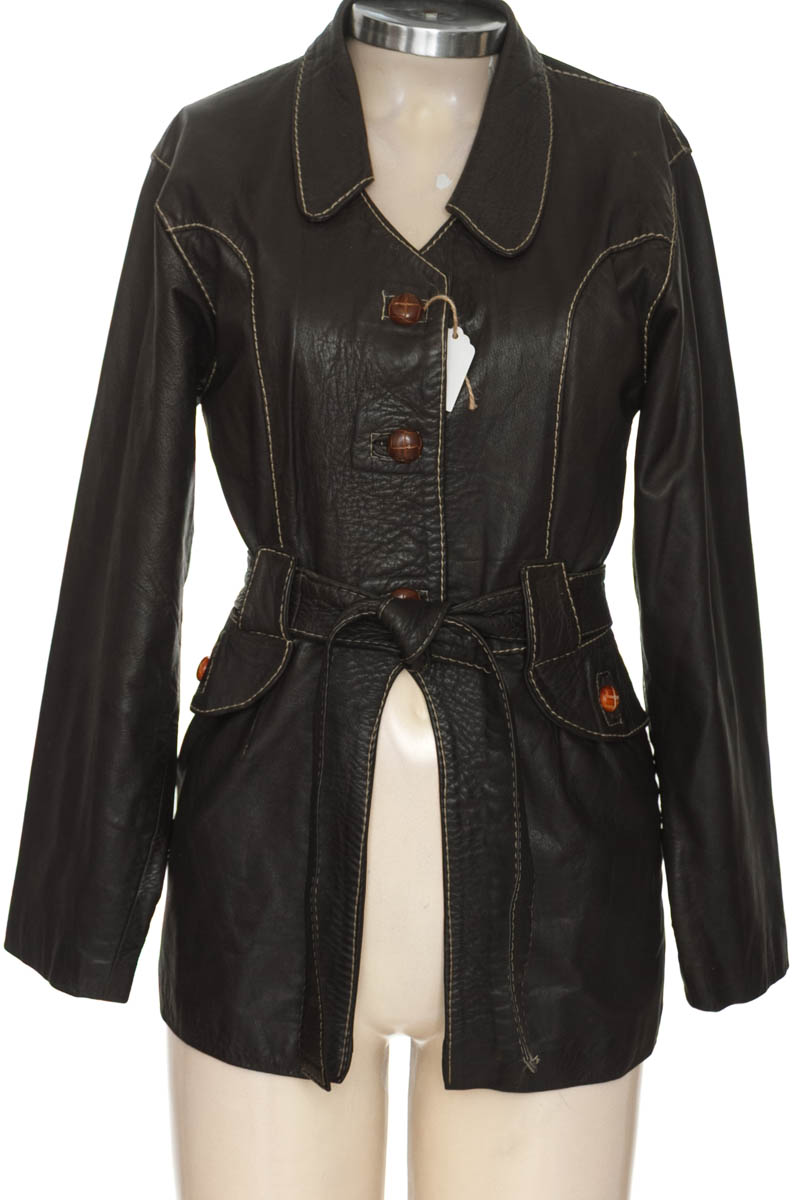 Chaqueta / Abrigo color Café - Closeando