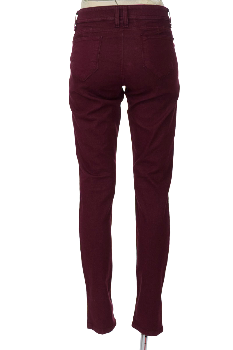 Pantalones color Vinotinto - Leonisa