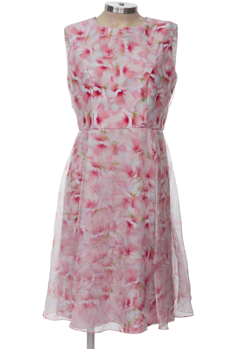 Vestido / Enterizo color Rosado - Closeando