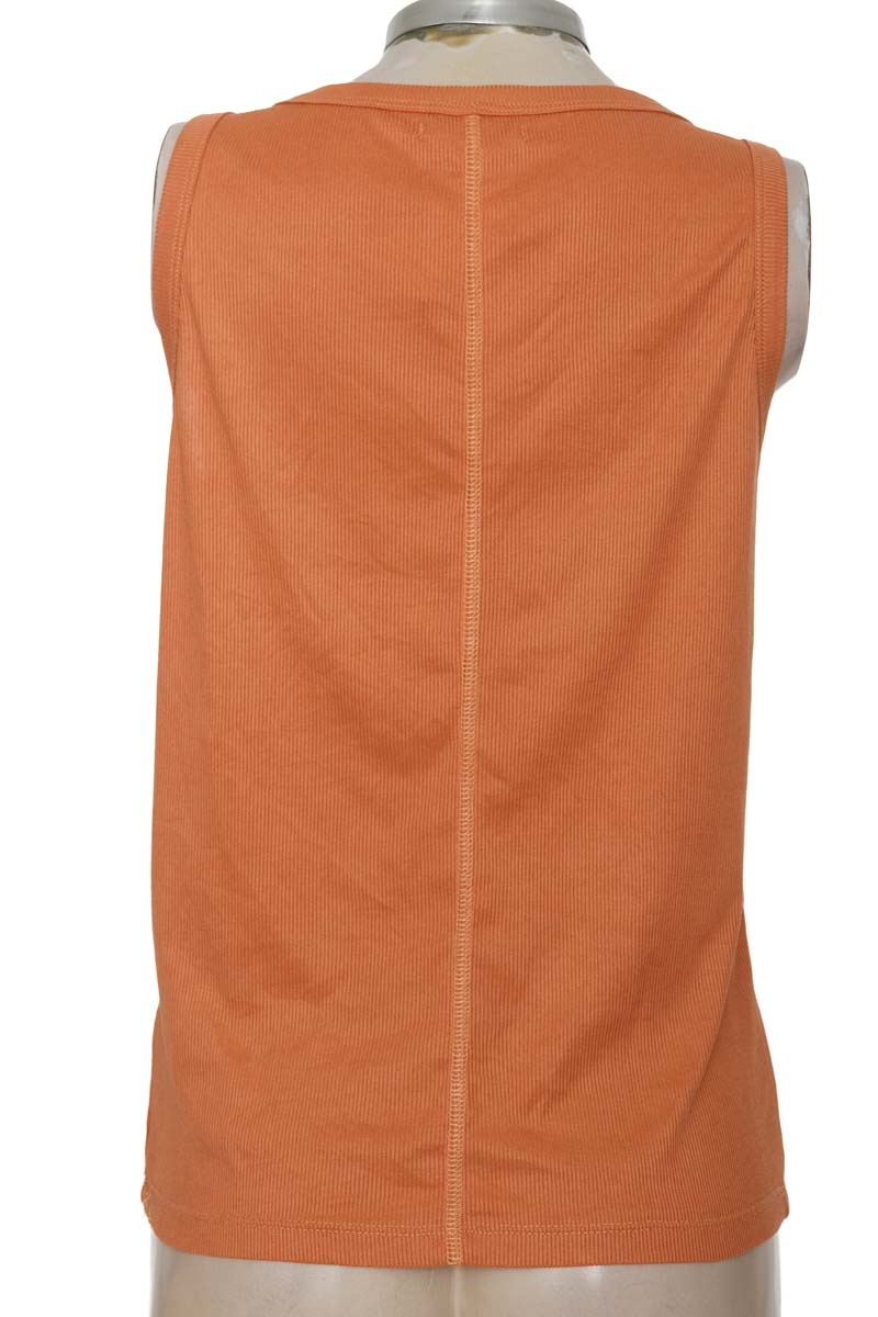 Top / Camiseta color Rosado - Tennis