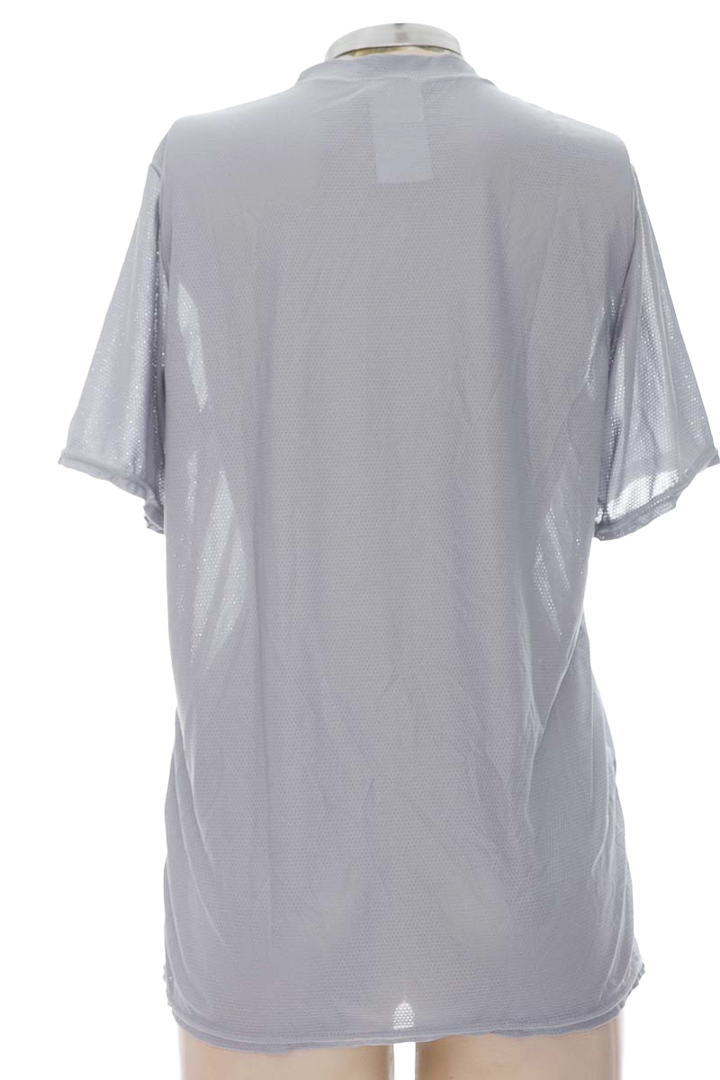 Ropa Deportiva / Salida de Baño color Gris - Yazo