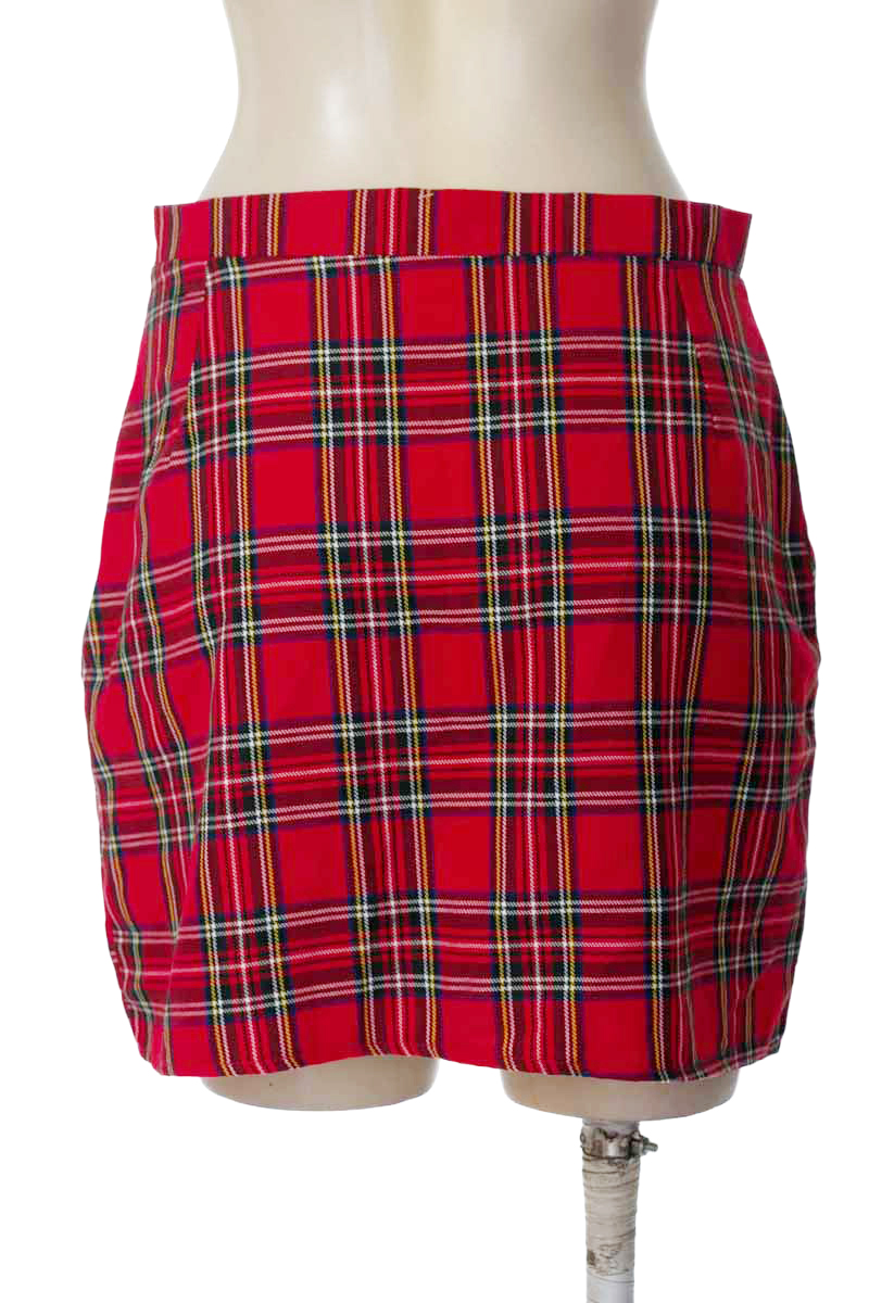 Falda color Rojo - PrettyLittleThing