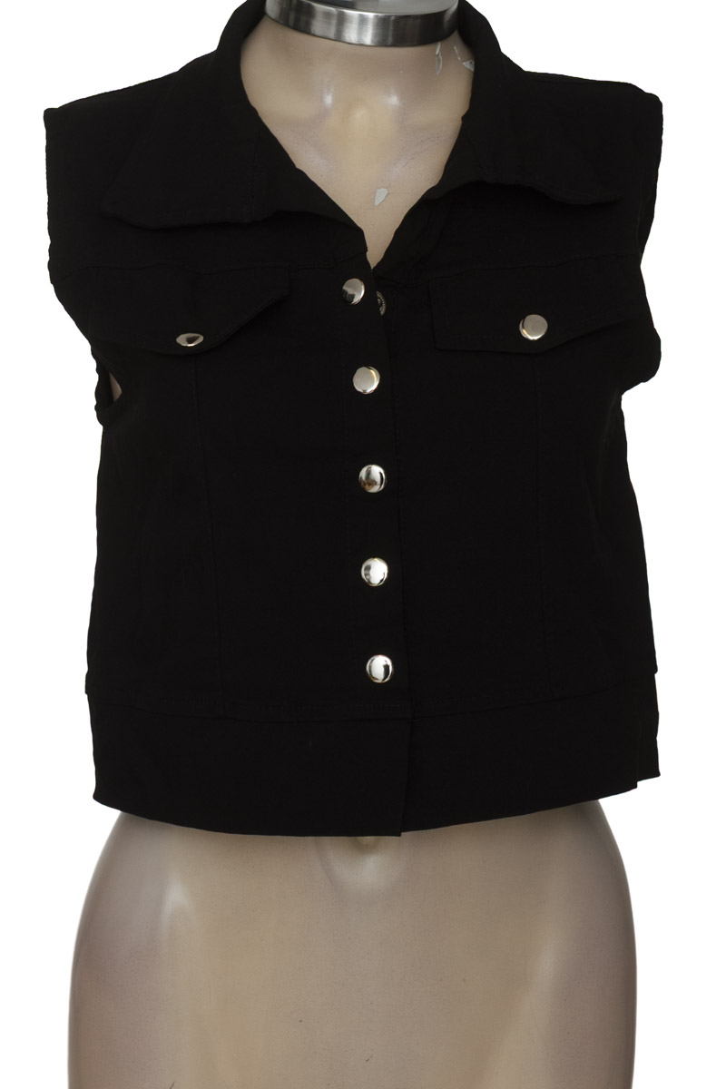 Chaqueta / Abrigo color Negro - Closeando