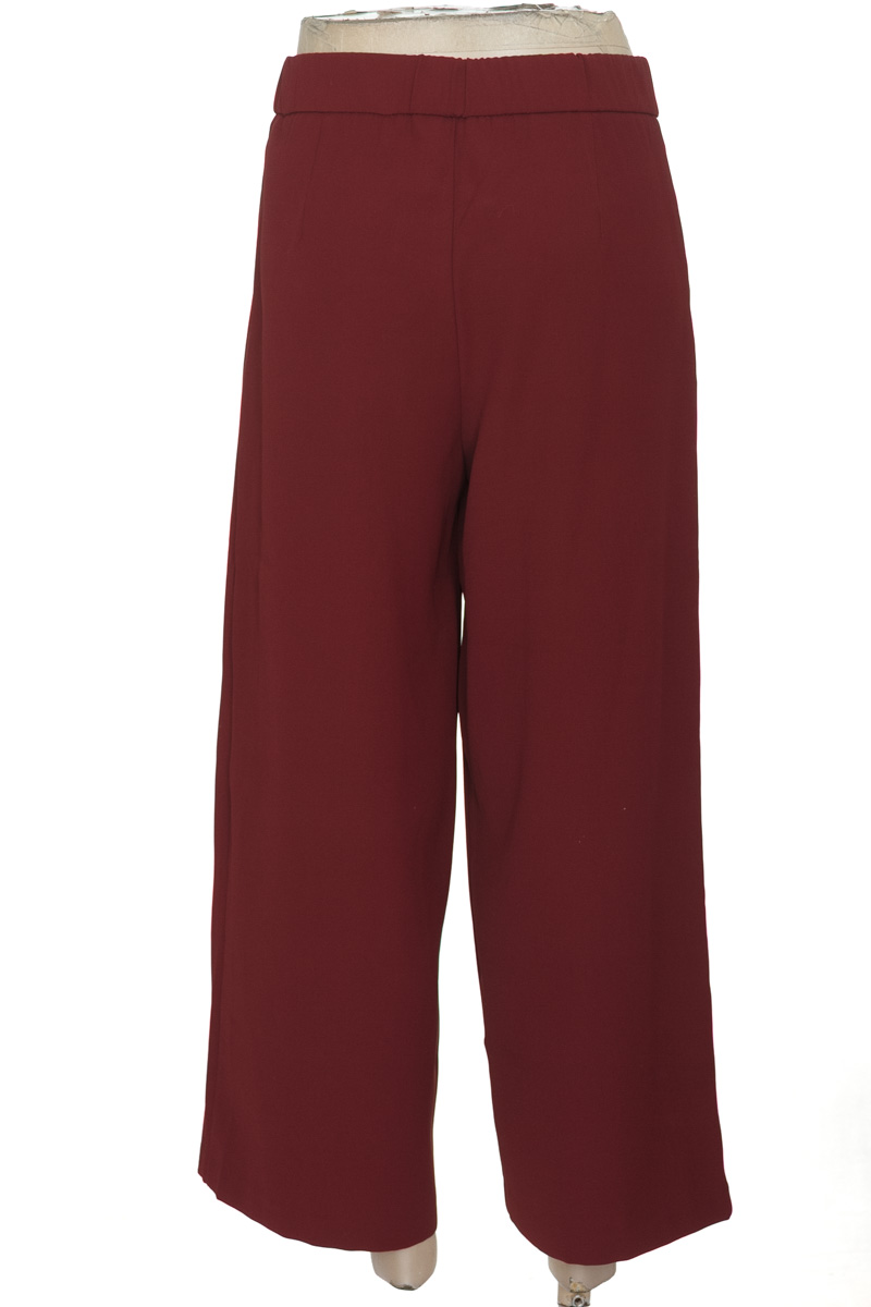 Pantalones color Vinotinto - Stradivarius