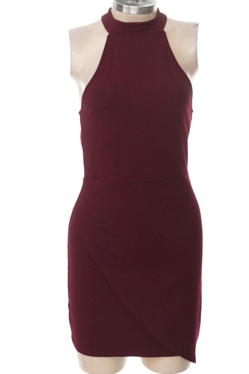 Vestido / Enterizo color Vinotinto - Forever 21