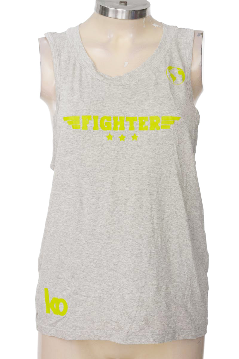 Top / Camiseta color Gris - Closeando