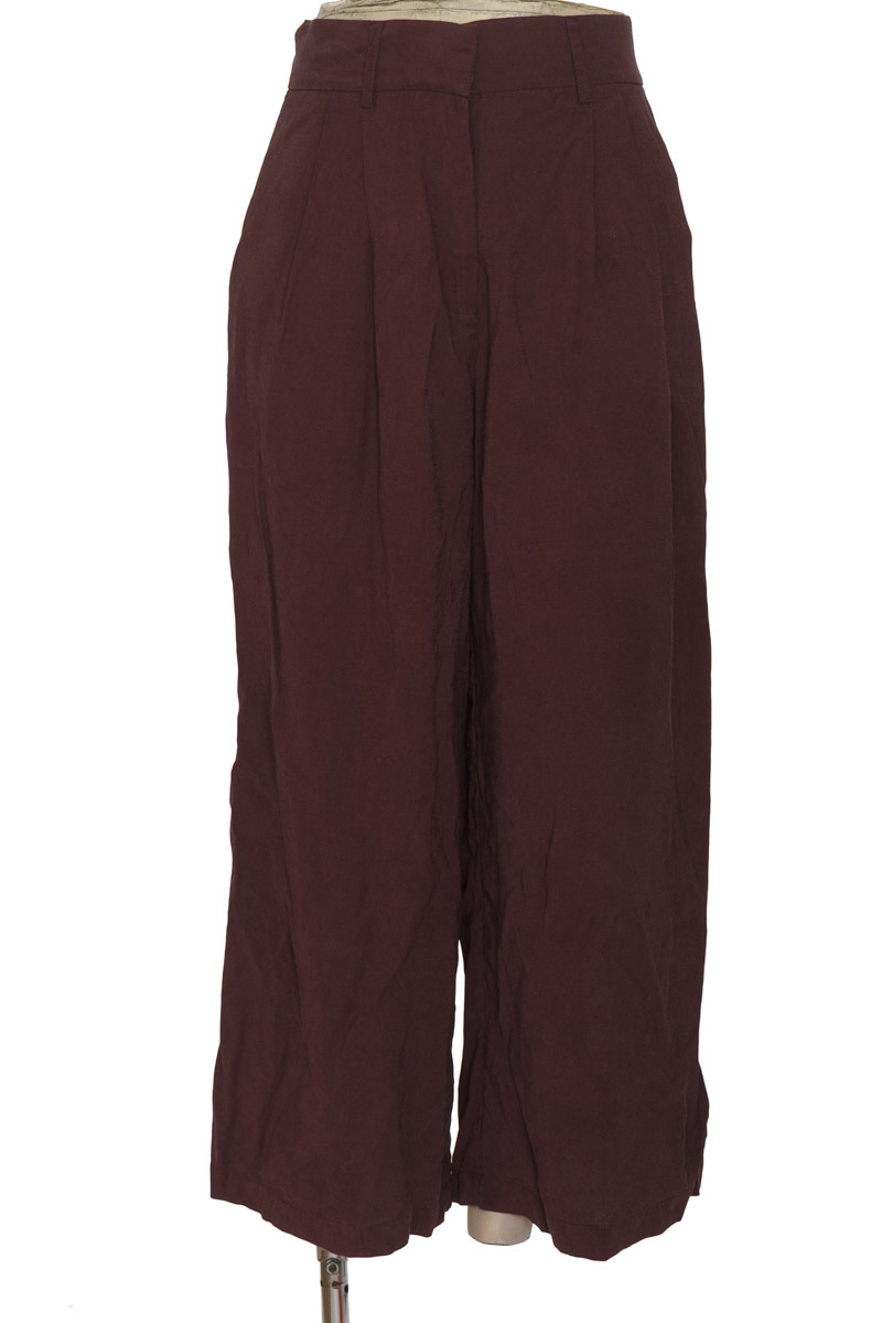 Pantalones color Vinotinto - Basement