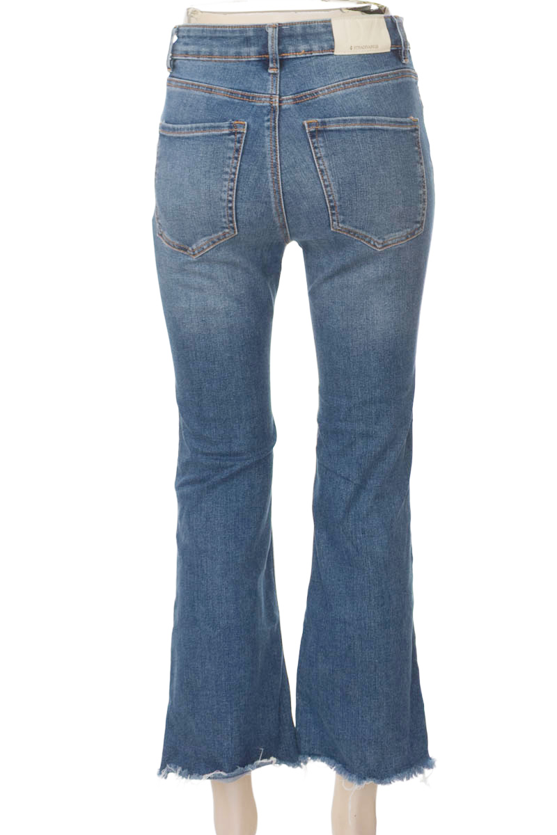 Pantalones color Azul - Stradivarius