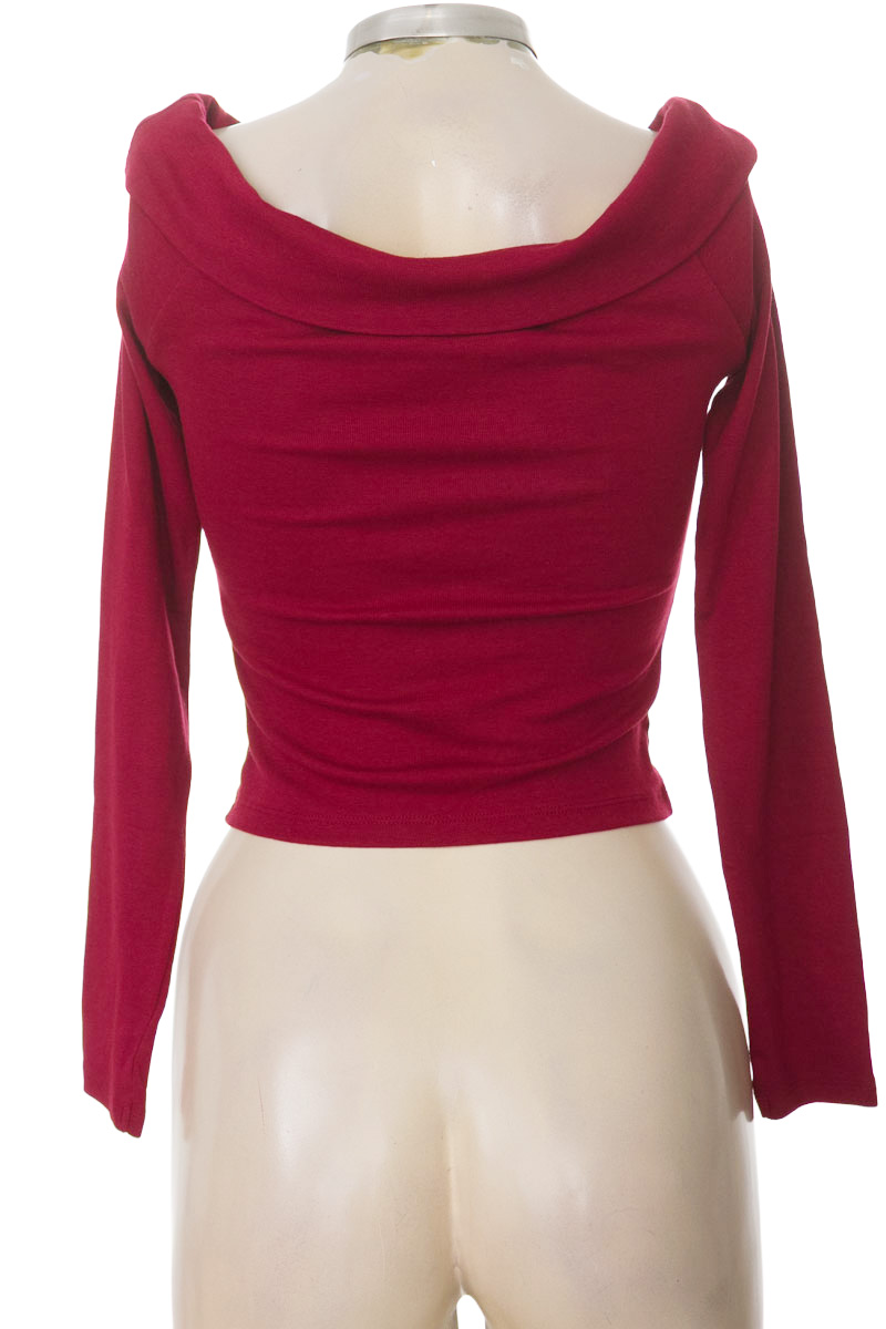 Top / Camiseta color Vinotinto - Stradivarius