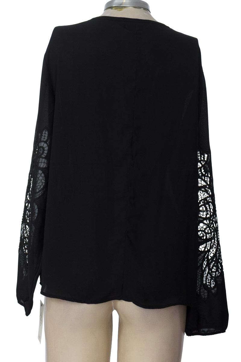 Blusa color Negro - ABRIL