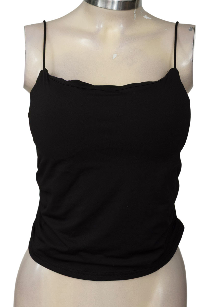 Top / Camiseta color Negro - Closeando