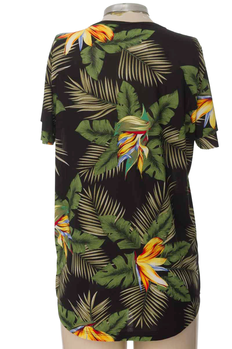 Blusa color Negro - Closeando