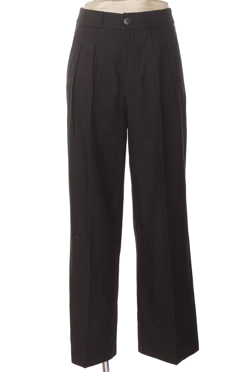 Pantalones color Negro - Stradivarius