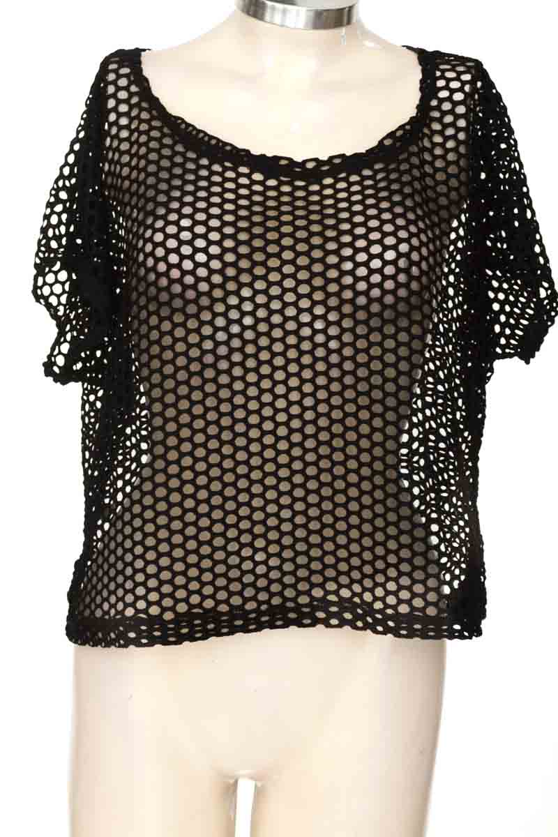 Ropa Deportiva / Salida de Baño color Negro - Closeando