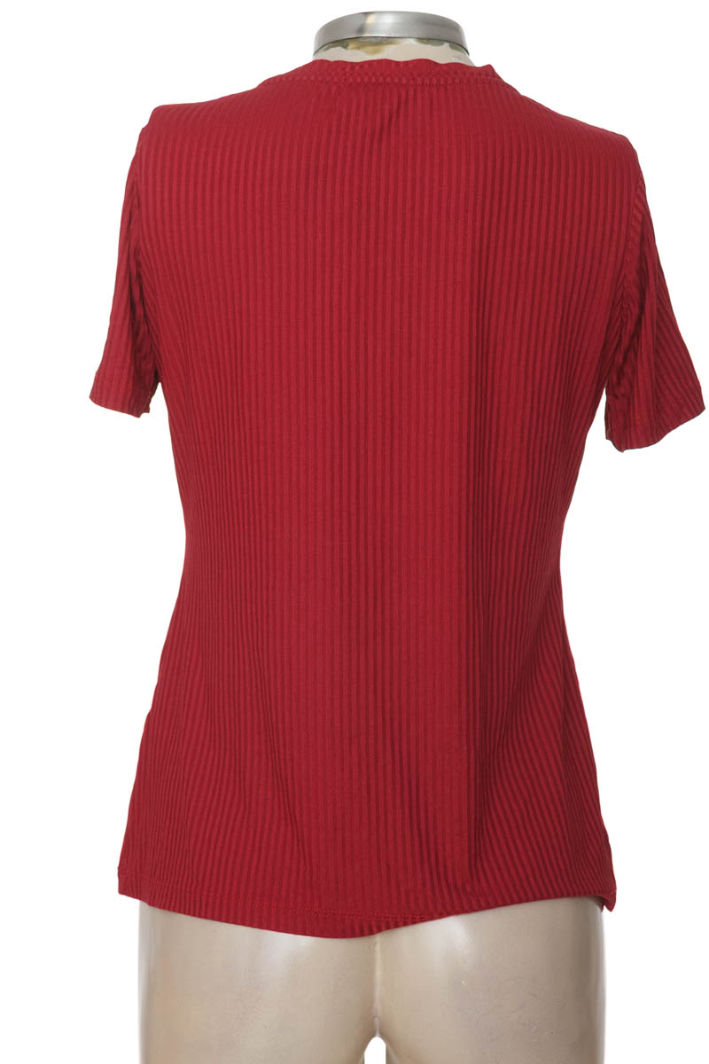 Top / Camiseta color Vinotinto - PATPRIMO