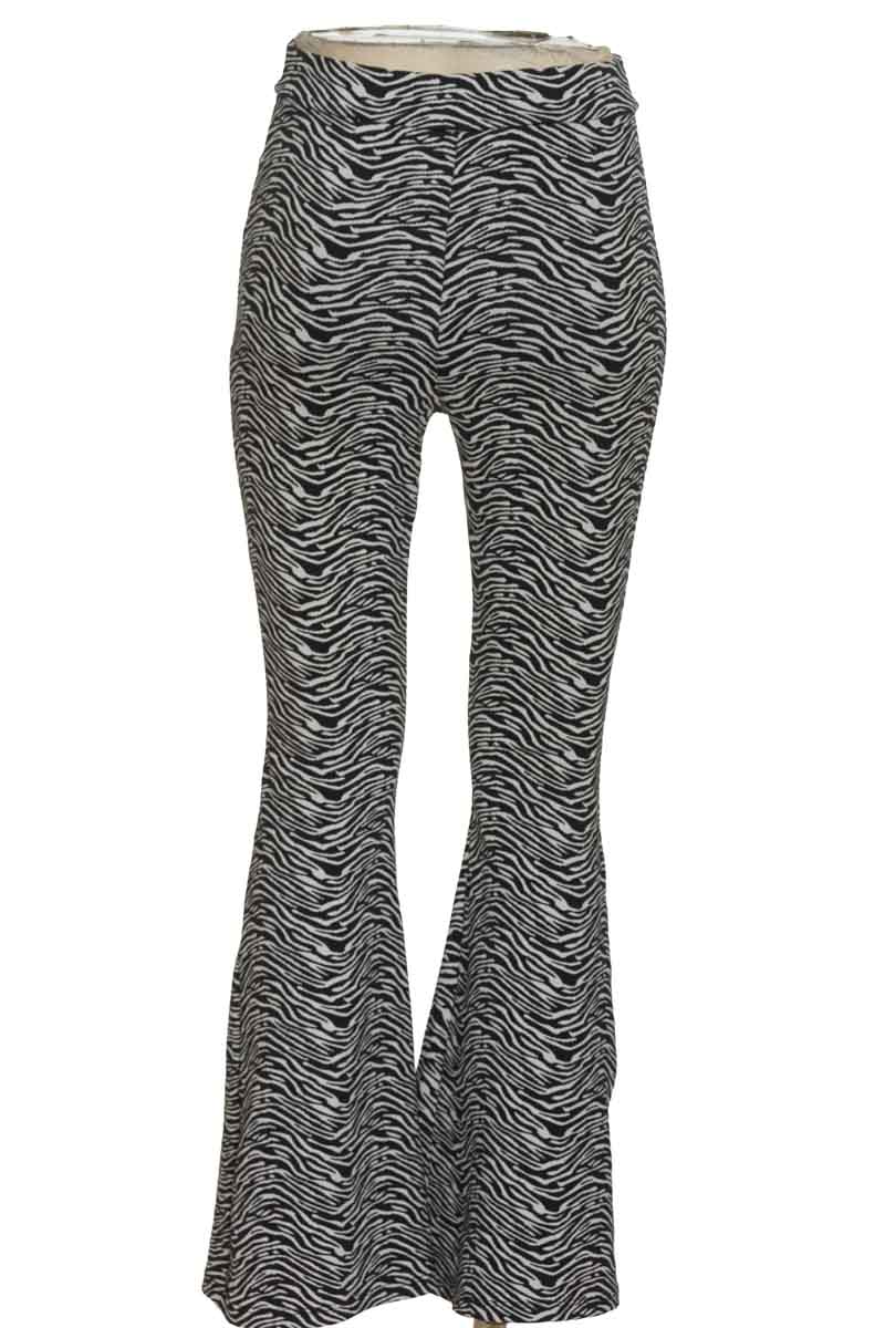 Pantalones color Negro - Closeando