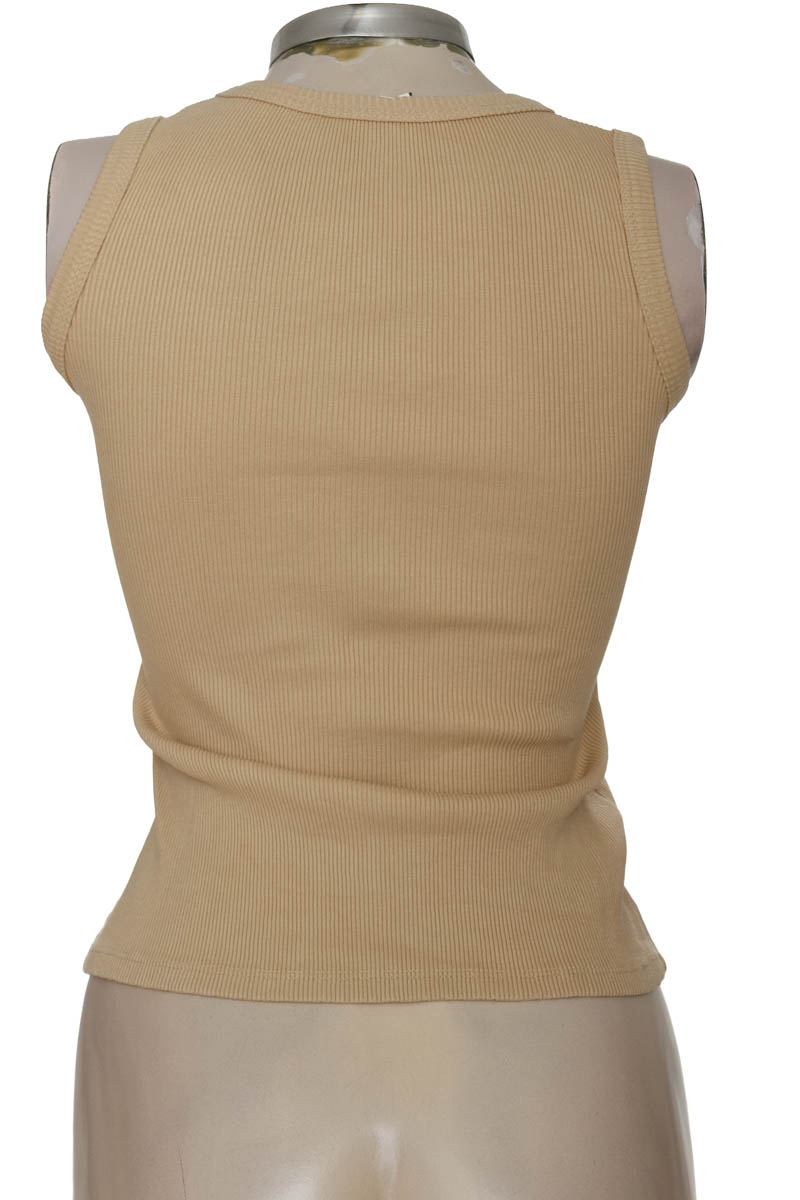 Top / Camiseta color Beige - Closeando