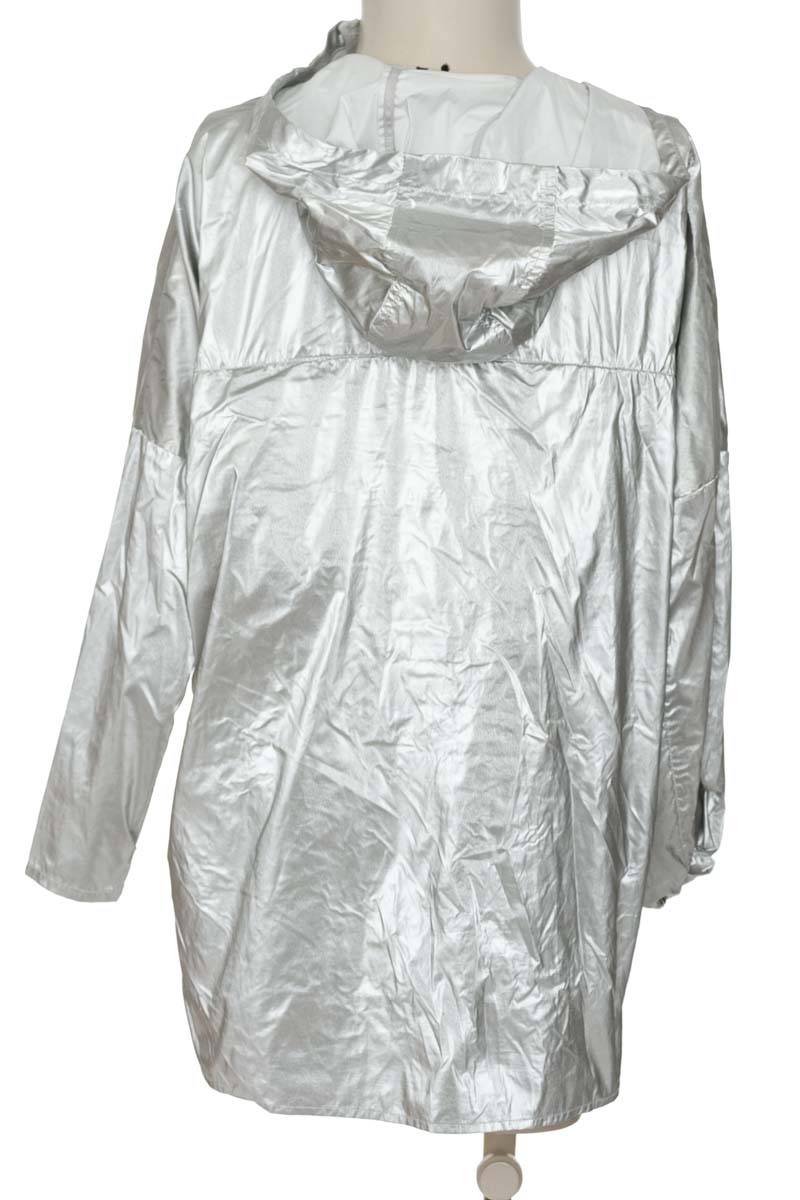 Chaqueta / Abrigo color Gris - The mashup
